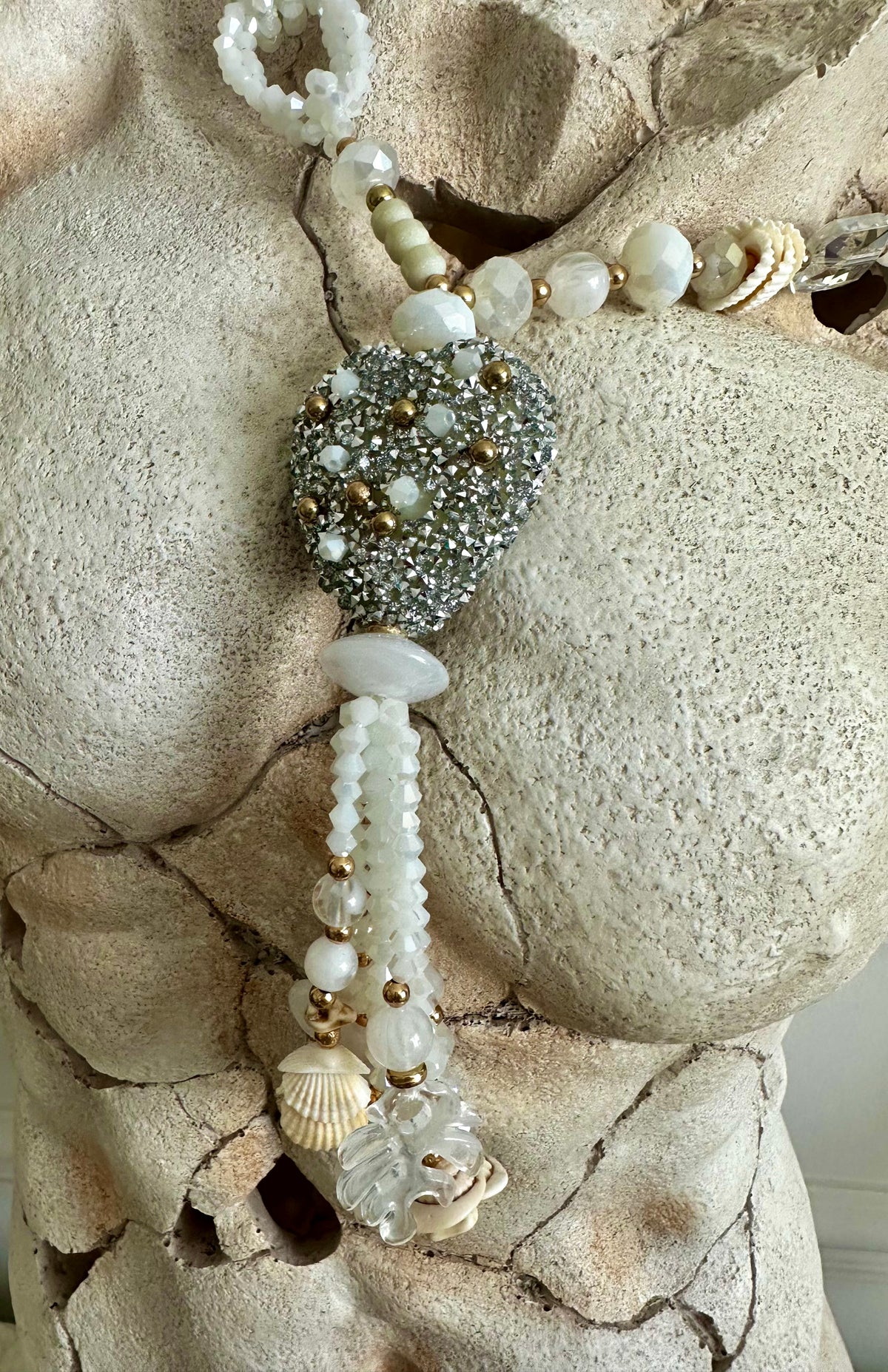 Luxury jewelled heart shell 🐚 long boho necklace