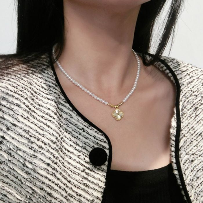 Timeless Pearl & Clover Pendant Necklace in Gold