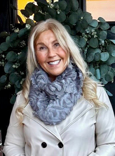 Velvet flower snood Offer