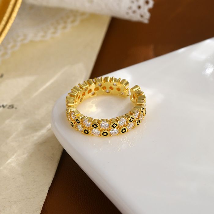 Adjustable Ring with Crystals Details in Gold