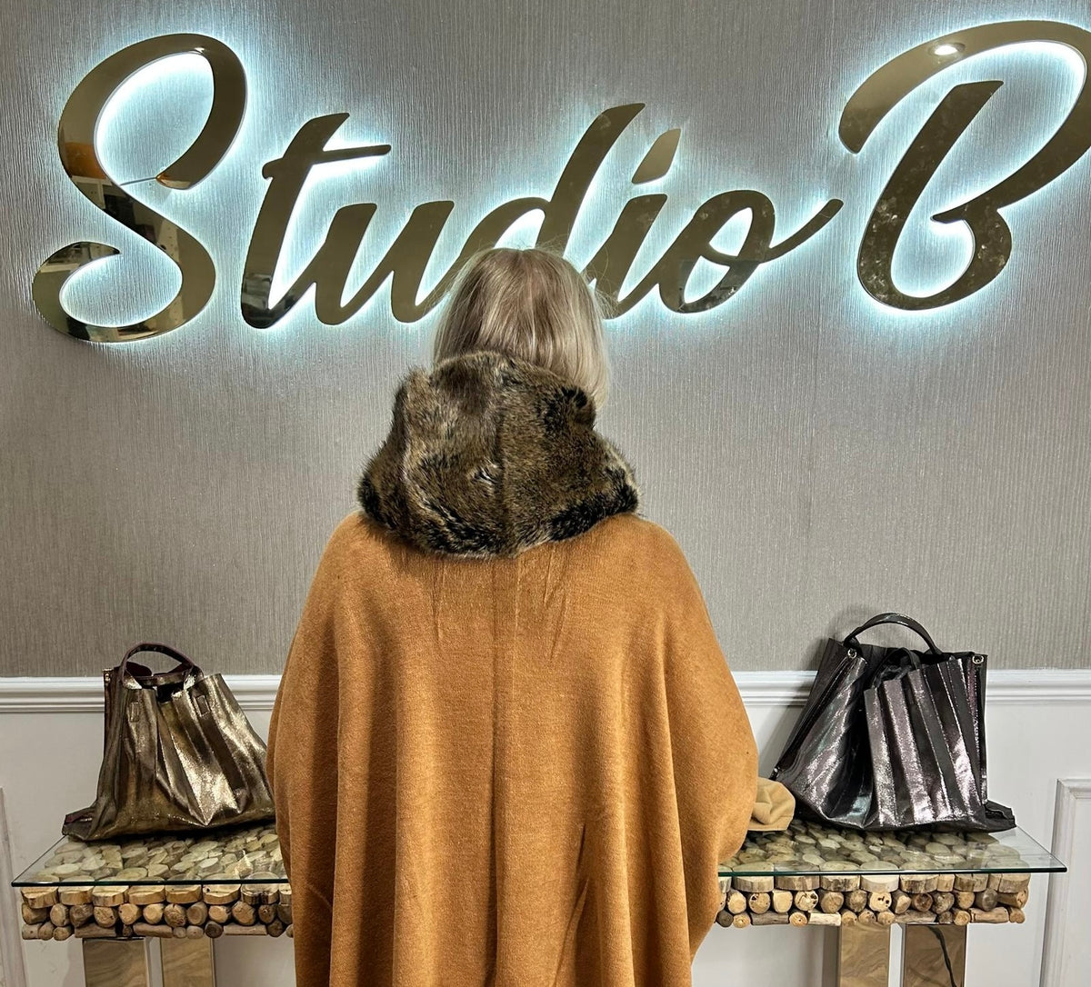 Glady Cape
