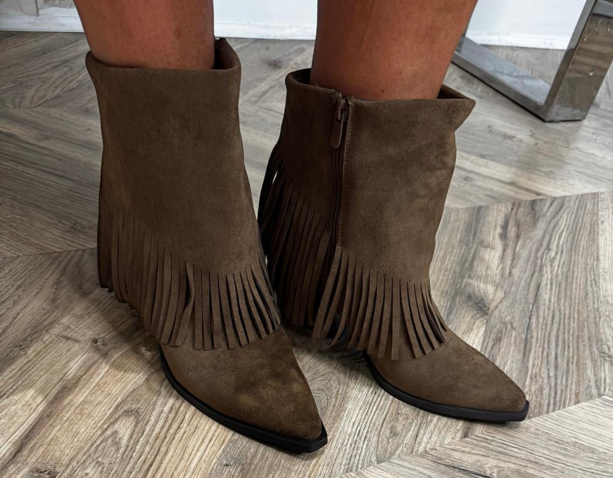 Shania Boots