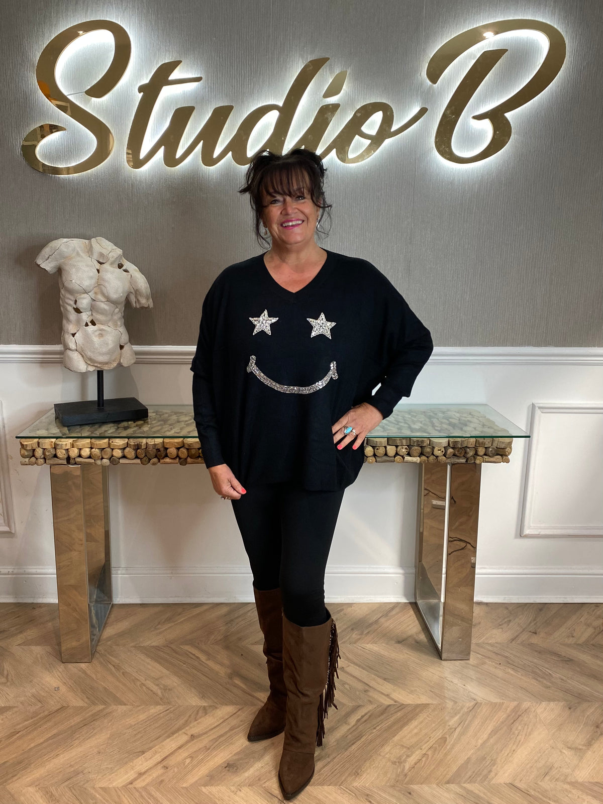 Sian Star v neck luxury knit fits
