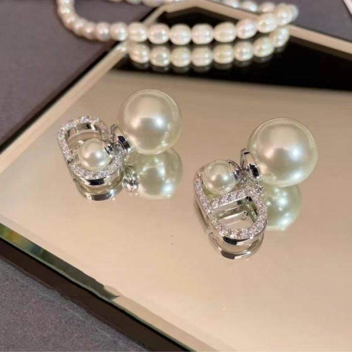 Pearls and Crystals Earrings in Silver